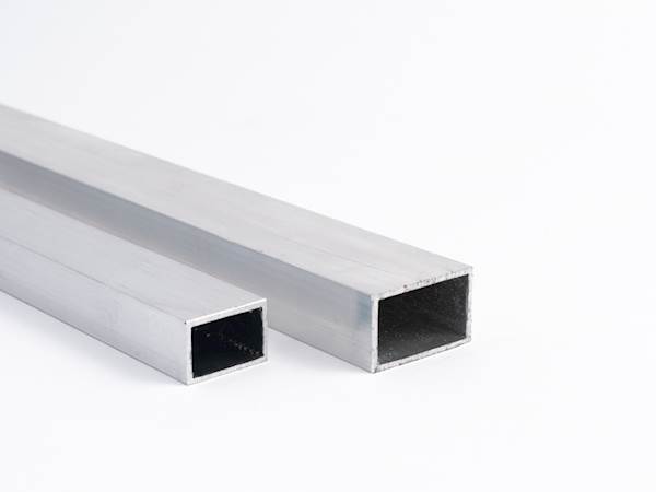 Aluminium tubes carrés en AW-6060 finition T66 Mill 30x30x2 mm 1000mm 